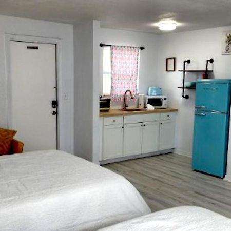 דייטונה ביץ' Pineapple Shores Inn Unit 1 מראה חיצוני תמונה