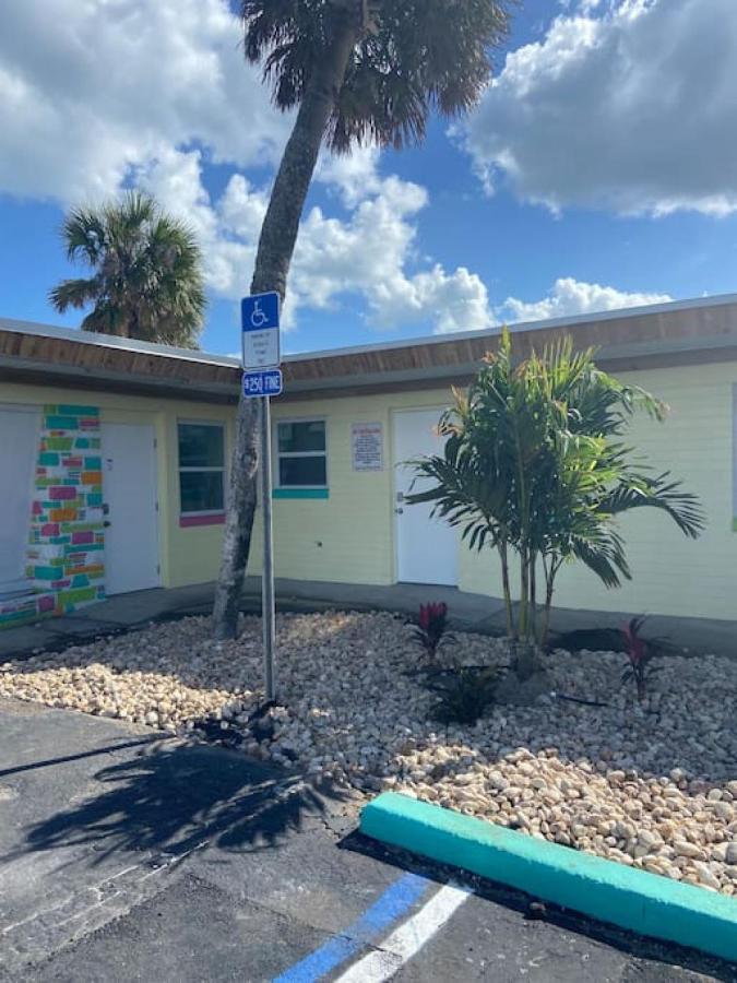 דייטונה ביץ' Pineapple Shores Inn Unit 1 מראה חיצוני תמונה